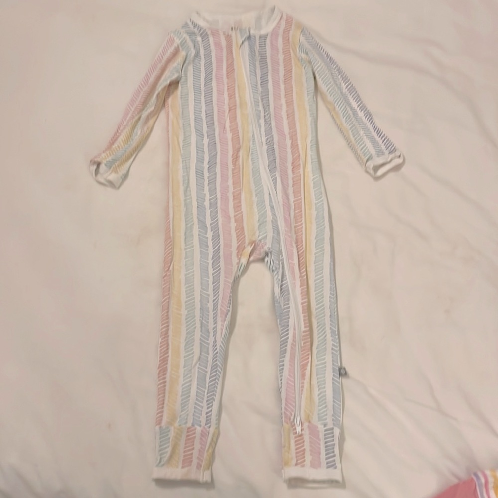 Kyte BABY 2T long sleeve romper